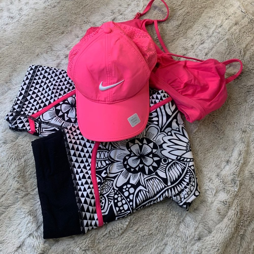 Trina Turk Recreation capri yoga pants, M